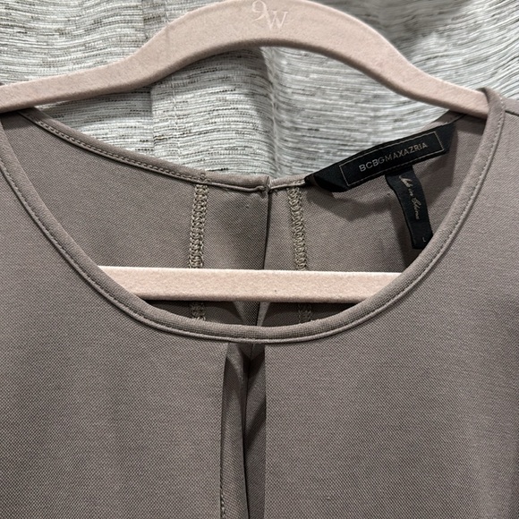 🚨2/$10‼️BcbgMaxAzria Andy Romper - Picture 4 of 13